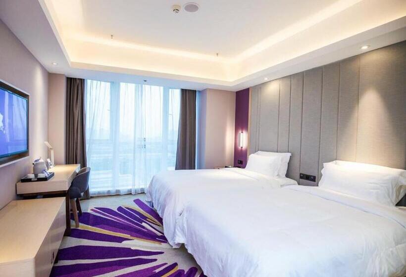 Lavande Hotel Chongqing West Station Baguo Cheng