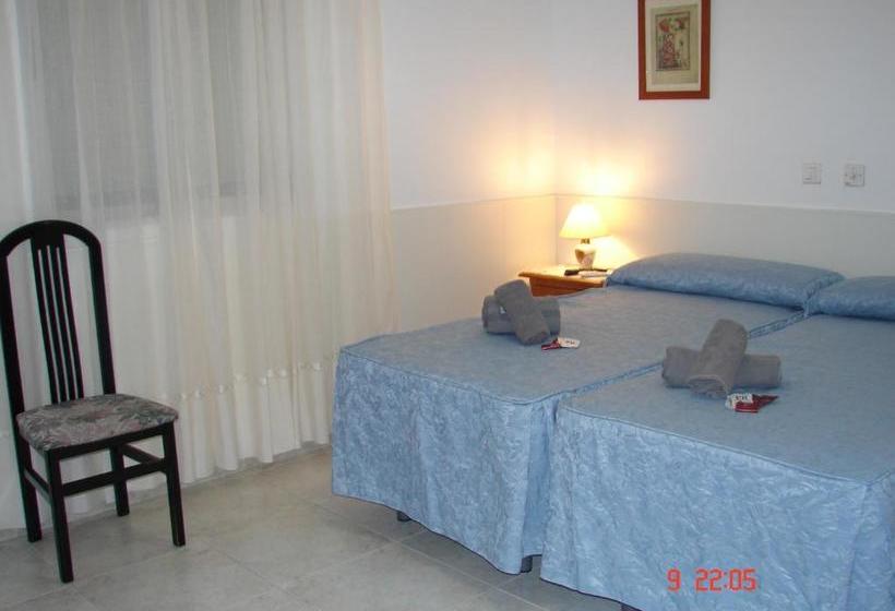 פנסיון Hostal Alfil