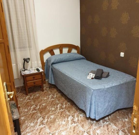 פנסיון Hostal Alfil