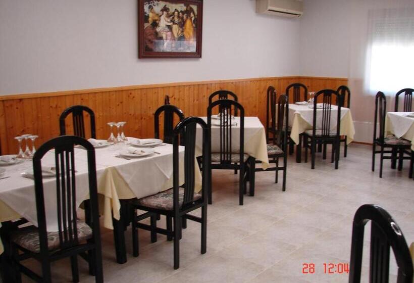 膳宿费 Hostal Alfil