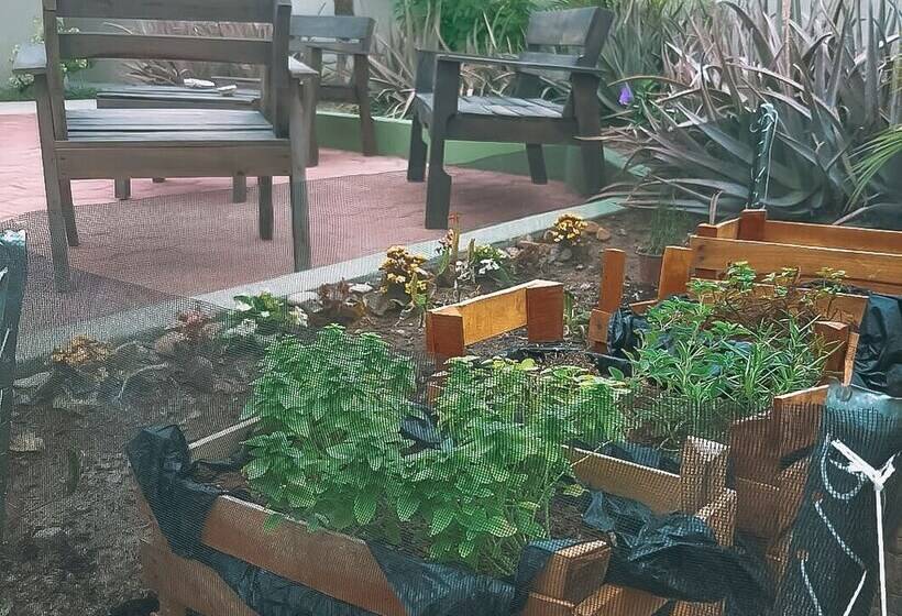 ペンション Pueblo Nomada Hostel