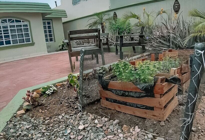 ペンション Pueblo Nomada Hostel