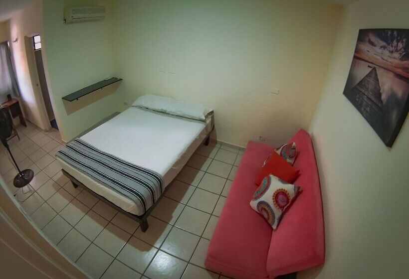 ペンション Pueblo Nomada Hostel