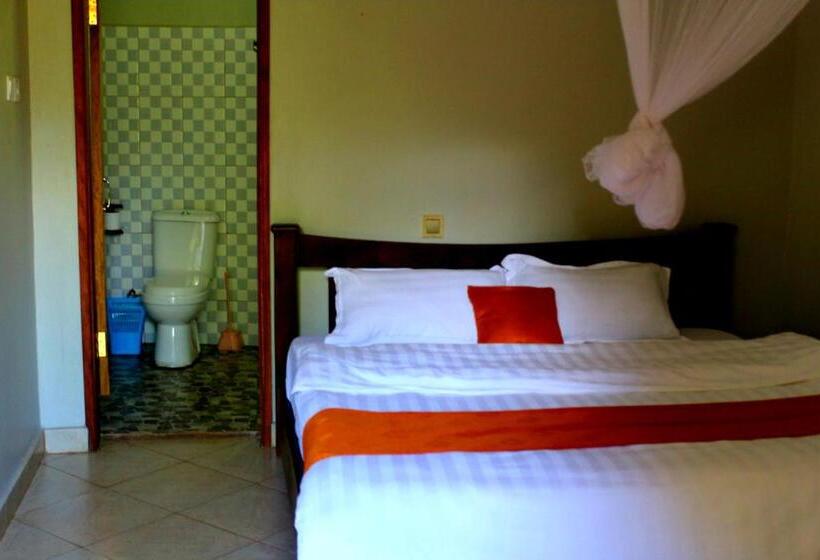 پانسیون Tusubira Village