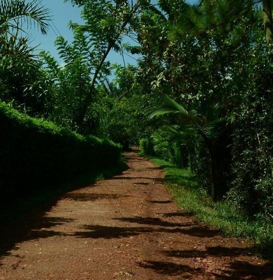 پانسیون Tusubira Village