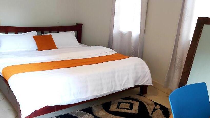 پانسیون Tusubira Village