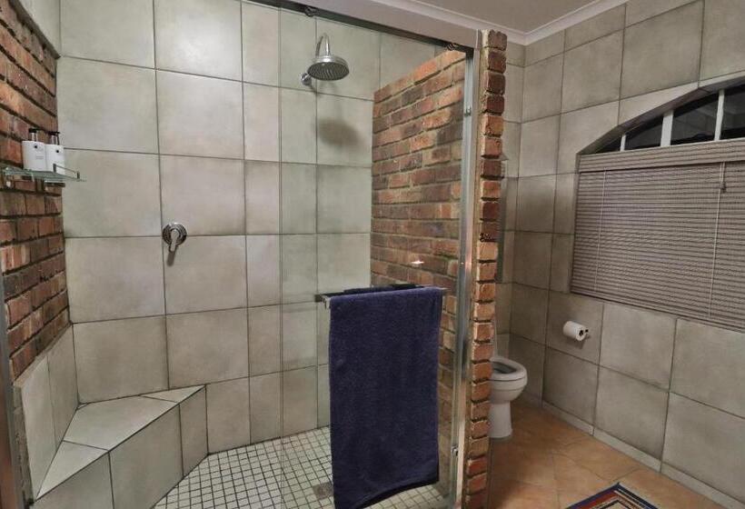 פנסיון Highway Gardens Guest House