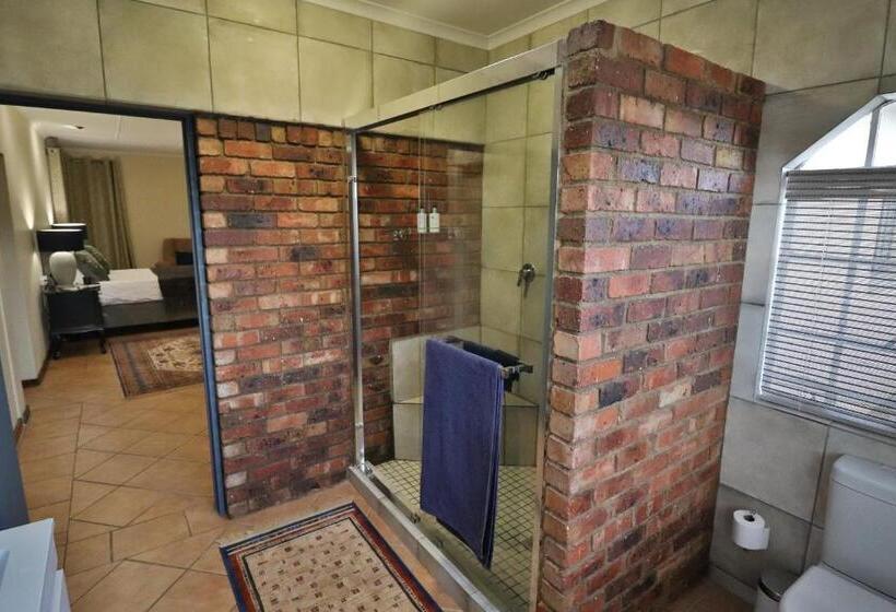 פנסיון Highway Gardens Guest House