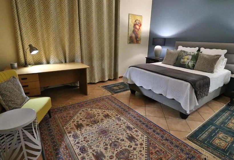 פנסיון Highway Gardens Guest House