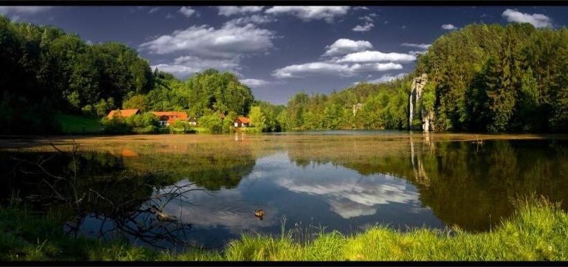 膳宿费 Výšinka 719