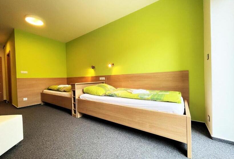 膳宿费 Výšinka 719