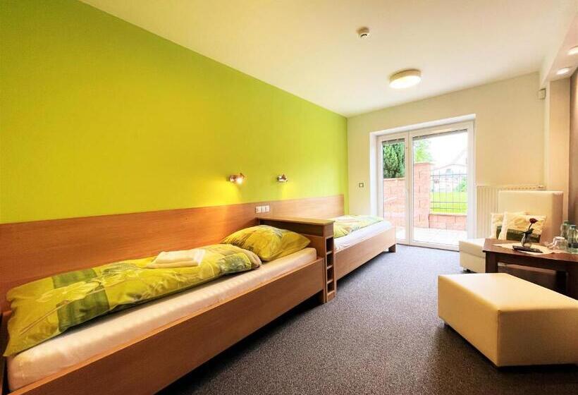 膳宿费 Výšinka 719