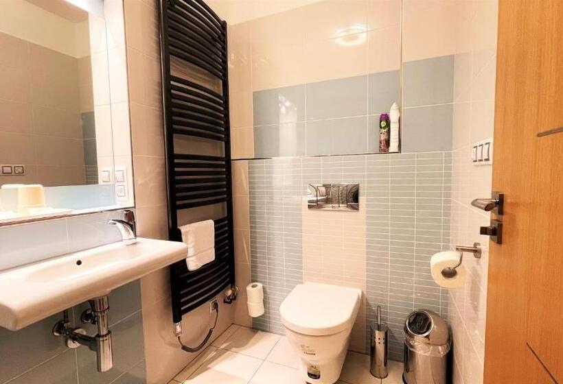 膳宿费 Výšinka 719