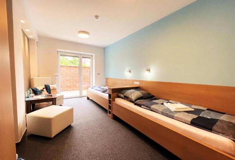 膳宿费 Výšinka 719