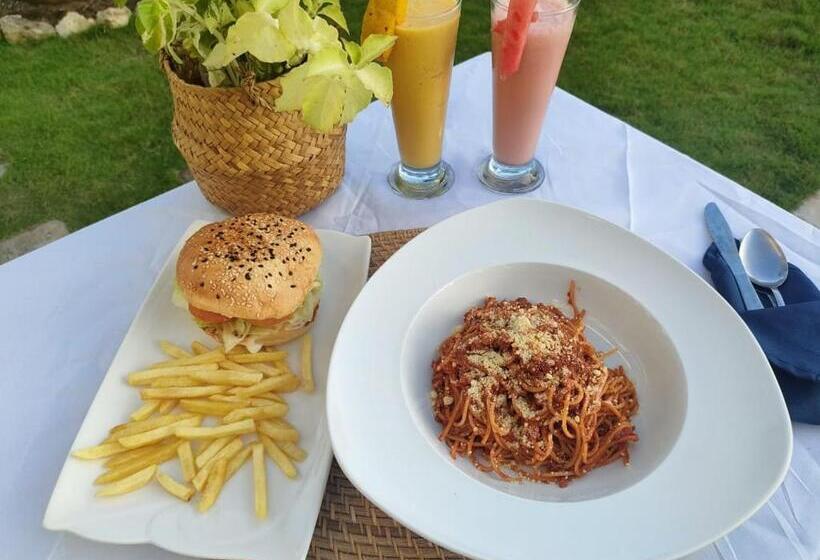 Pineale Villas, Resort And Spa