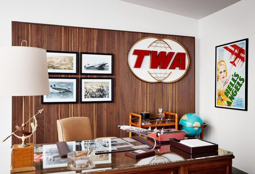 Twa Hotel At Jfk Airport