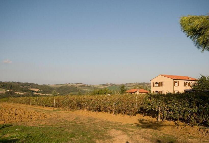 호텔 Appartamento Girasole   Agriturismo Le Selvole