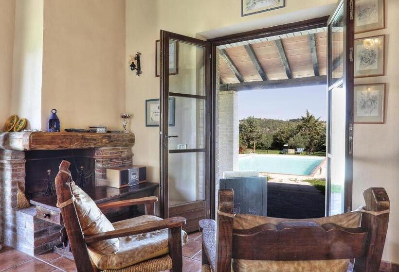 호텔 Appartamento Girasole   Agriturismo Le Selvole