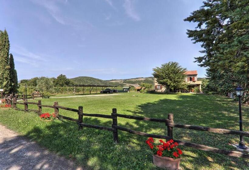 호텔 Appartamento Girasole   Agriturismo Le Selvole