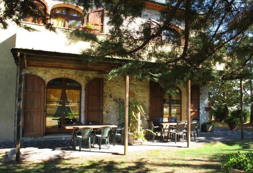 호텔 Appartamento Girasole   Agriturismo Le Selvole