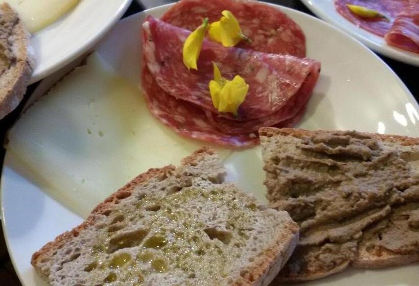 호텔 Appartamento Girasole   Agriturismo Le Selvole