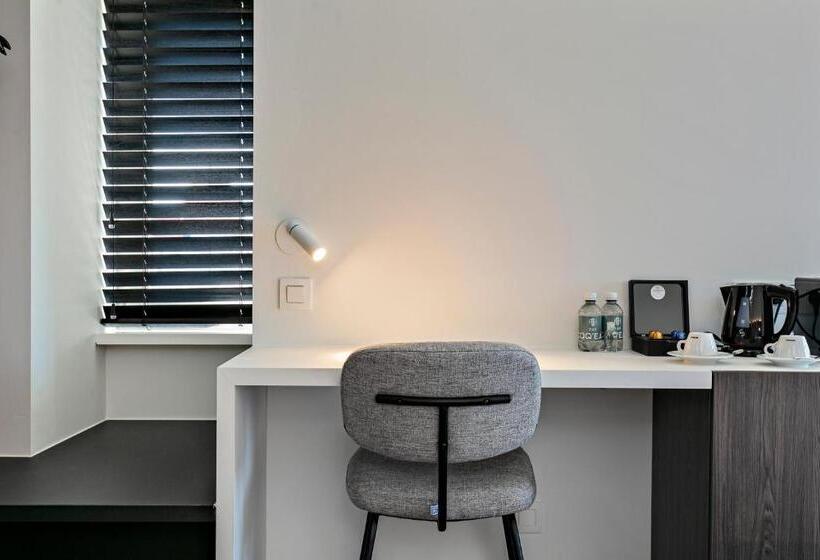 בית מלון כפרי Astoria