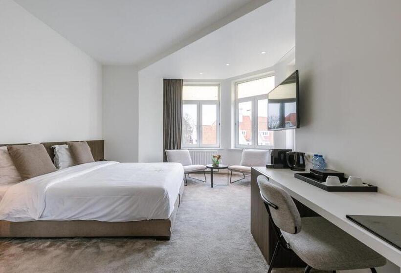 בית מלון כפרי Astoria