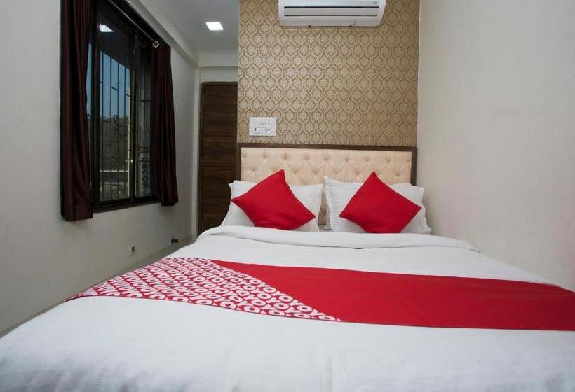 酒店 Oyo 28293 Blh