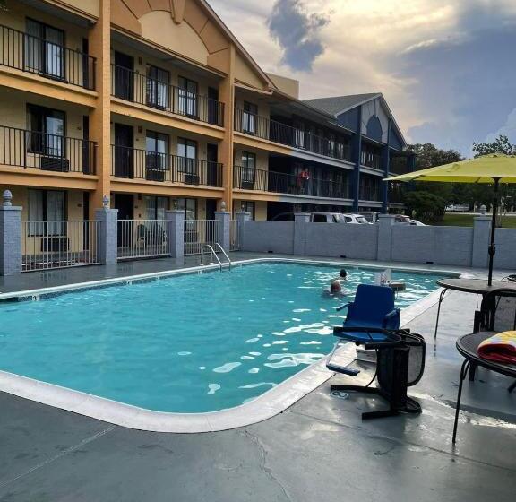 בית מלון כפרי Travelodge By Wyndham Mobile Al