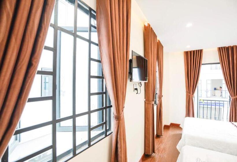 هتل Khách Sạn Triều Dâng