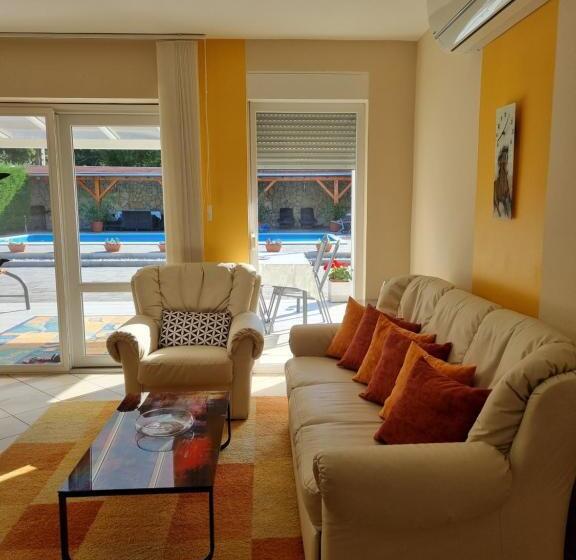 ペンション Doni Prémium Apartmanház