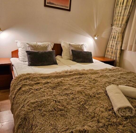 بنسيون Guest House Karov 2 Stars