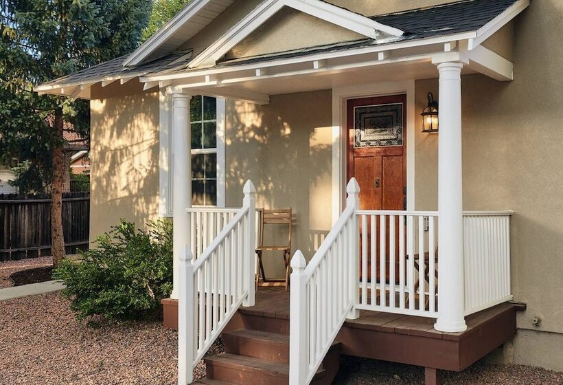 2br Olympic Center Downtown