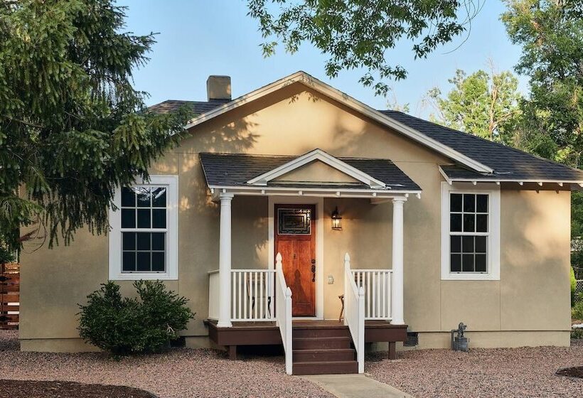 2br Olympic Center Downtown