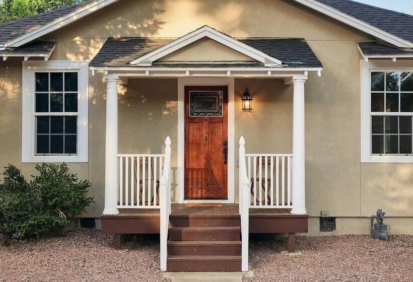 2br Olympic Center Downtown