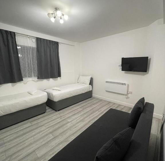 Общежитие Comfortable Cosy Budget Studios In City Center