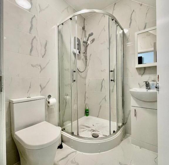 Общежитие Comfortable Cosy Budget Studios In City Center