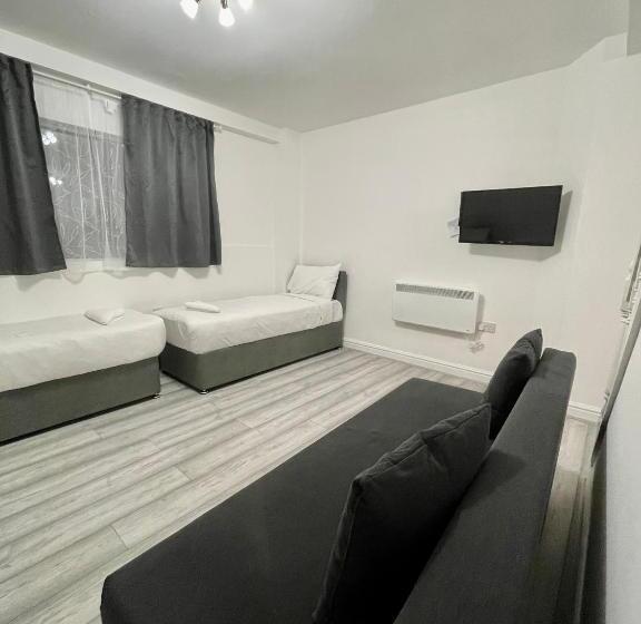 Общежитие Comfortable Cosy Budget Studios In City Center