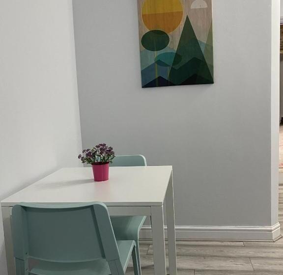 Общежитие Comfortable Cosy Budget Studios In City Center