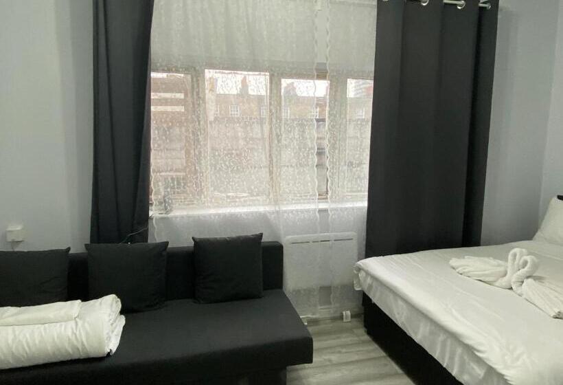 Общежитие Comfortable Cosy Budget Studios In City Center