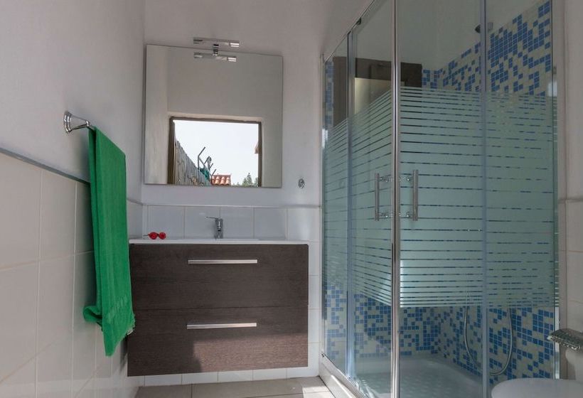 Casa De Vacaciones Con Piscina Compartida Ii