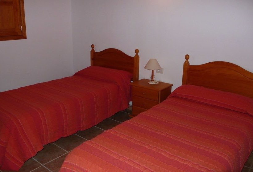 Casas Pedro Y Carmen