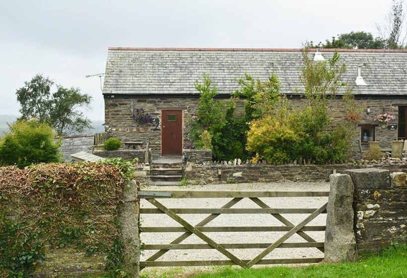 Charming Barn Conversion With Wood Burner Near Looe