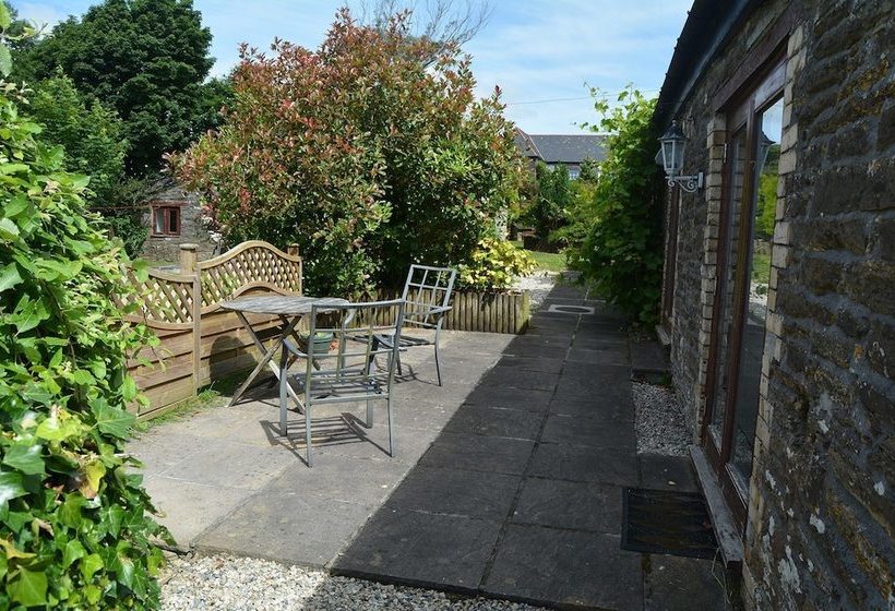 Delightful Single Storey Barn With Charming Features Near Looe