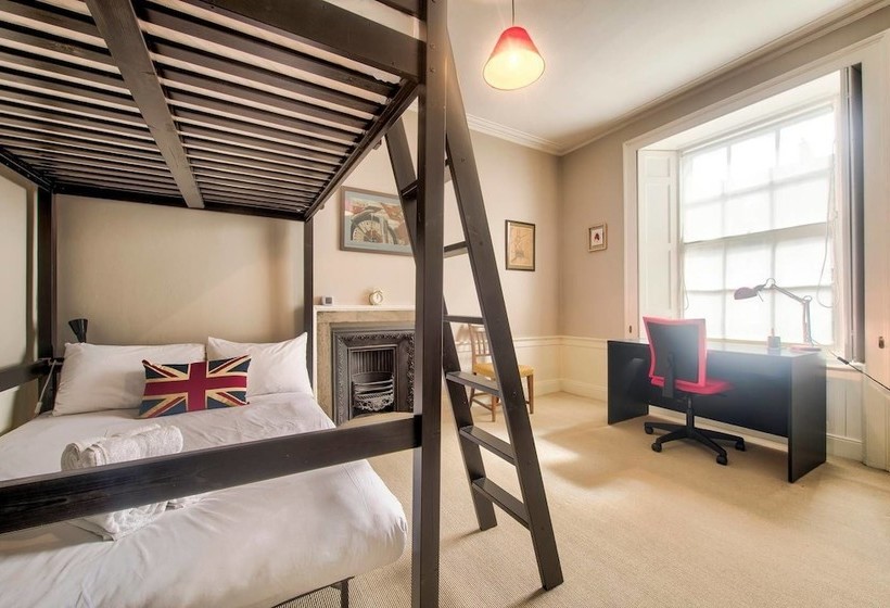 Historic City Centre Georgian Townhouse: Free Parking & Garden