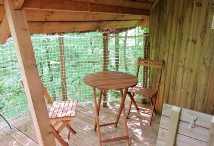 Отель Les Cabanes Du Lac Du Der