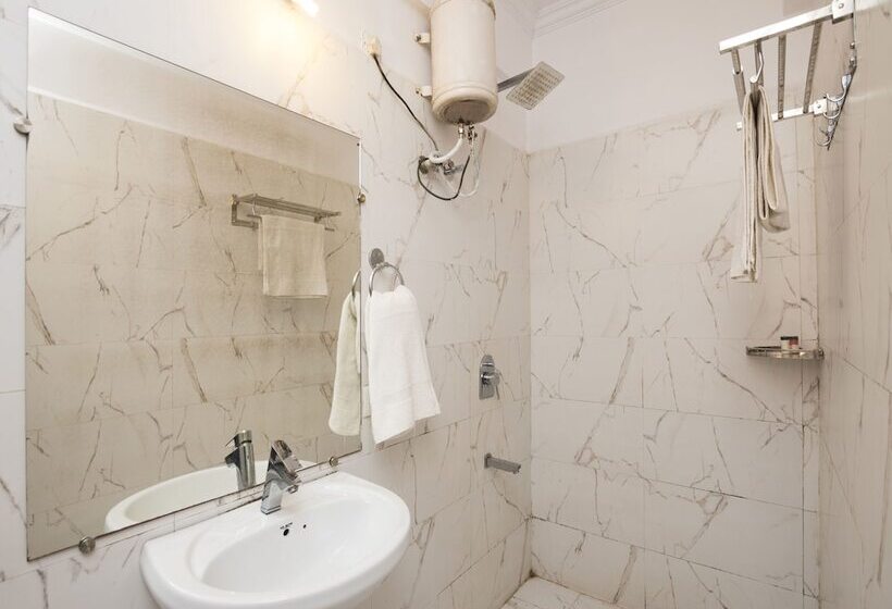 ホテル Shivam Resort By Oyo Rooms