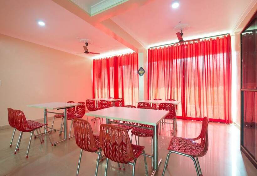 ホテル Shivam Resort By Oyo Rooms