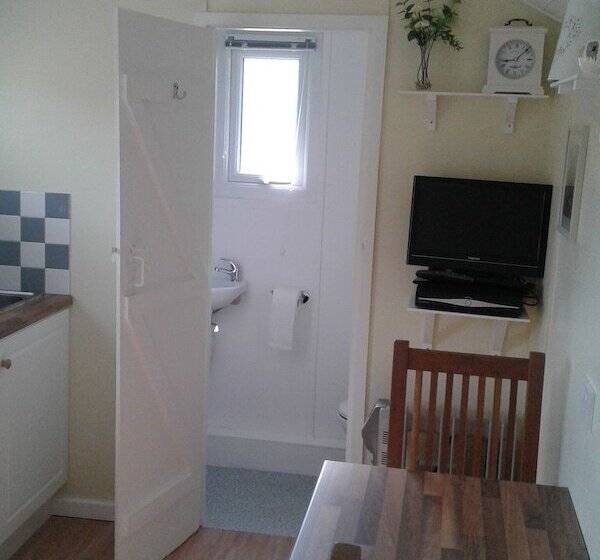 בית מלון כפרי The Shepherd S Hut