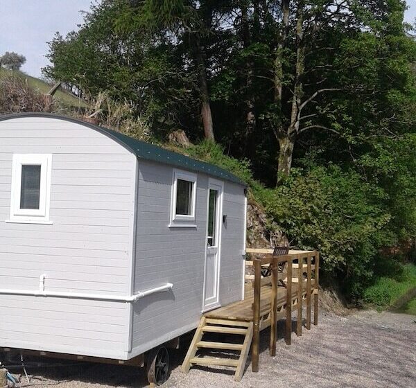 בית מלון כפרי The Shepherd S Hut